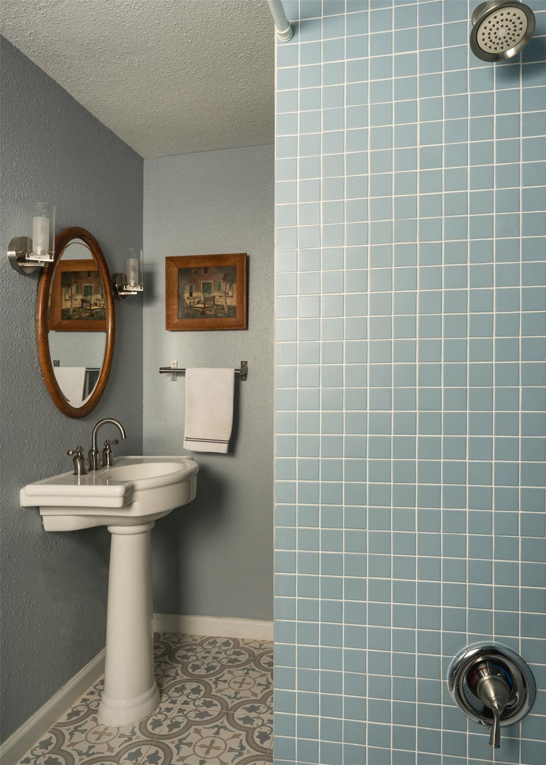 5207 Valley Oak Dr, Austin, TX 78731