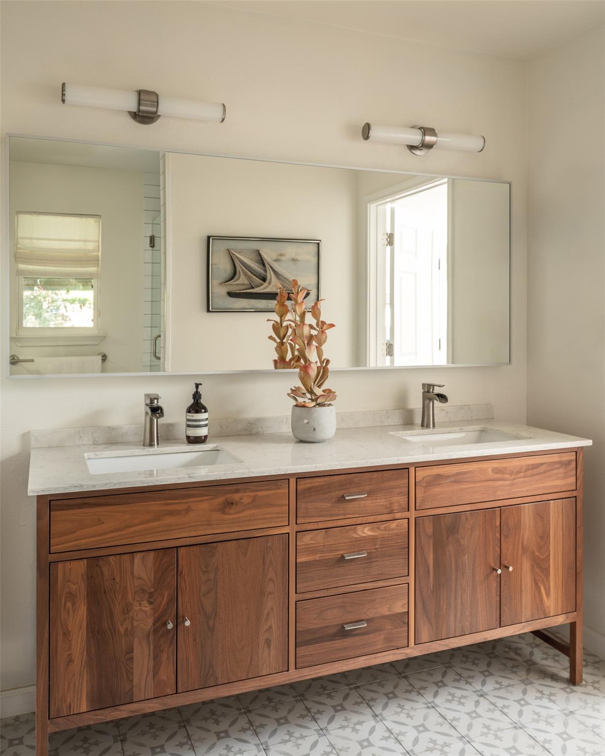 5207 Valley Oak Dr, Austin, TX 78731