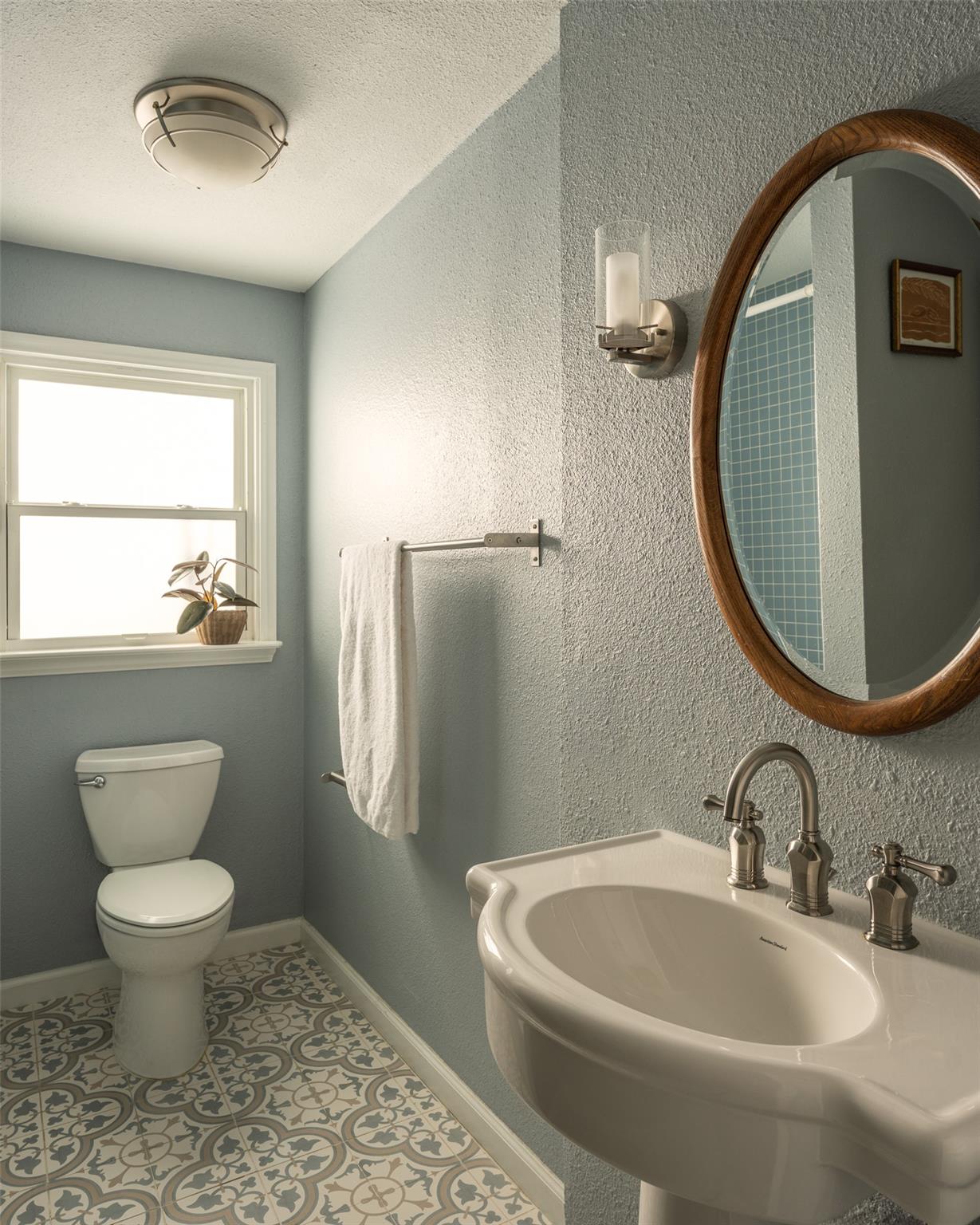 5207 Valley Oak Dr, Austin, TX 78731