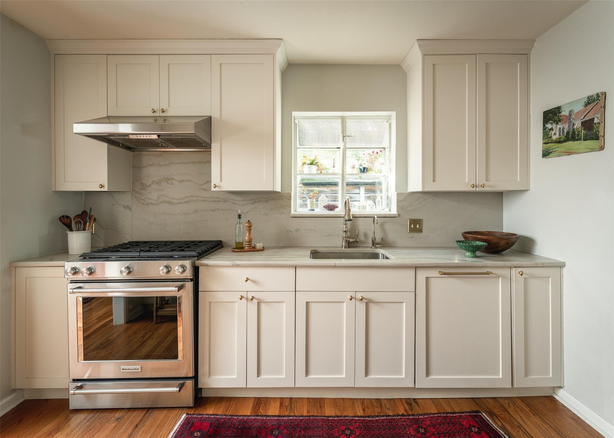 5207 Valley Oak Dr, Austin, TX 78731