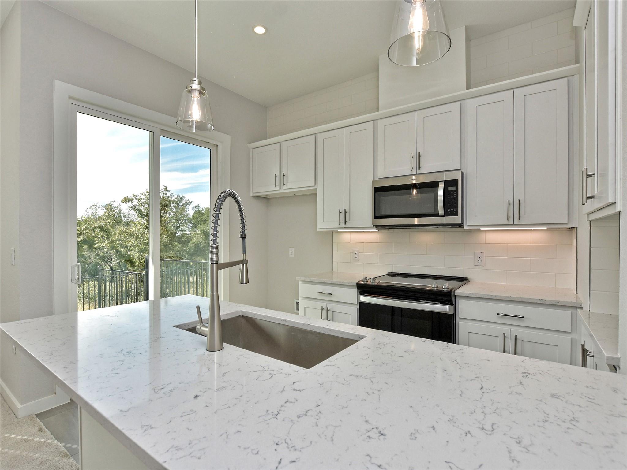 12001 Vista Parke Dr # 903, Austin, TX 78726