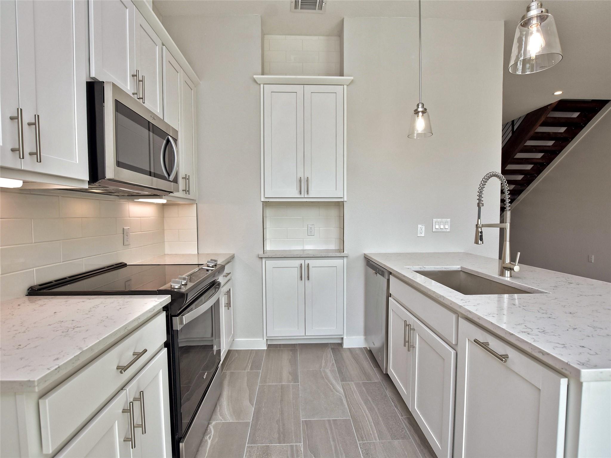 12001 Vista Parke Dr # 903, Austin, TX 78726