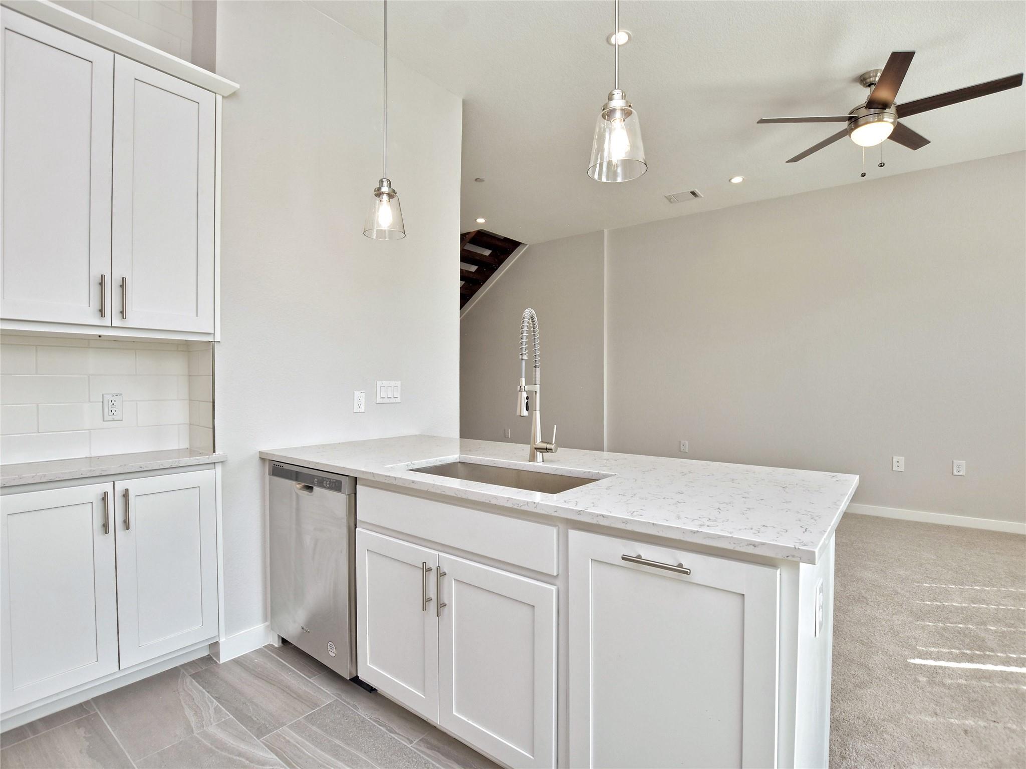 12001 Vista Parke Dr # 903, Austin, TX 78726