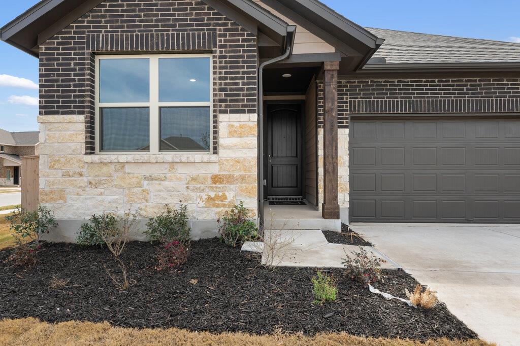 107 Coleto Trl, Cedar Creek, TX 78602