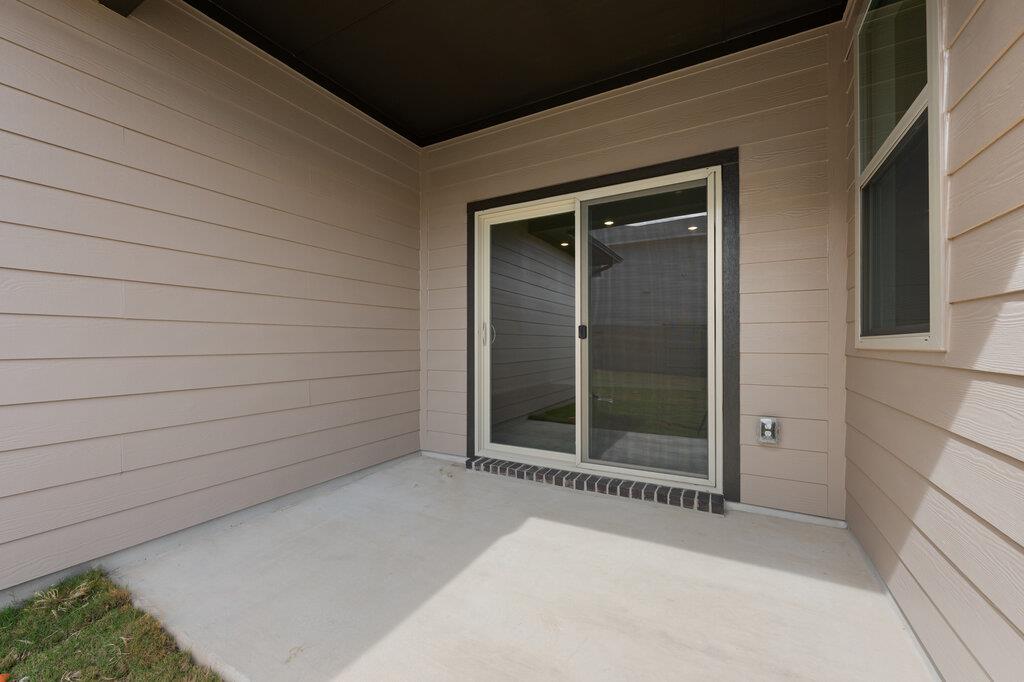 107 Coleto Trl, Cedar Creek, TX 78602