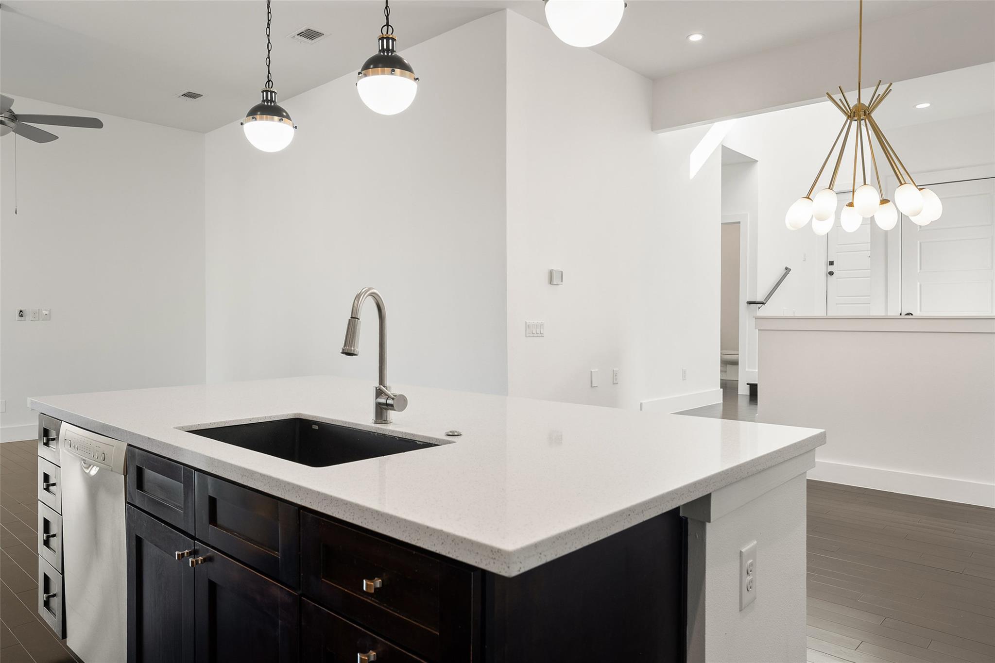 1303 Azie Morton Rd # 6, Austin, TX 78704