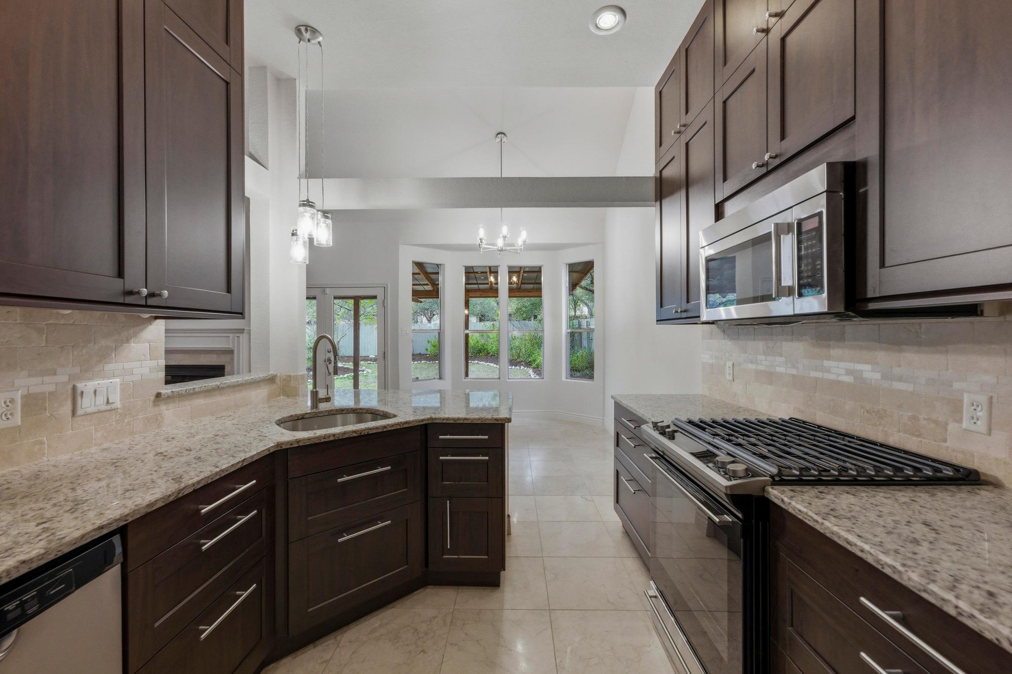 9312 Roxanna Dr, Austin, TX 78748