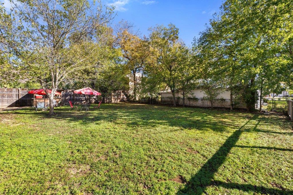 1221 S Austin Ave, Georgetown, TX 78626