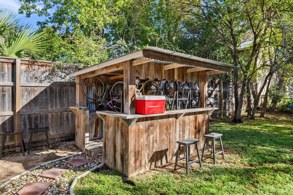 1221 S Austin Ave, Georgetown, TX 78626