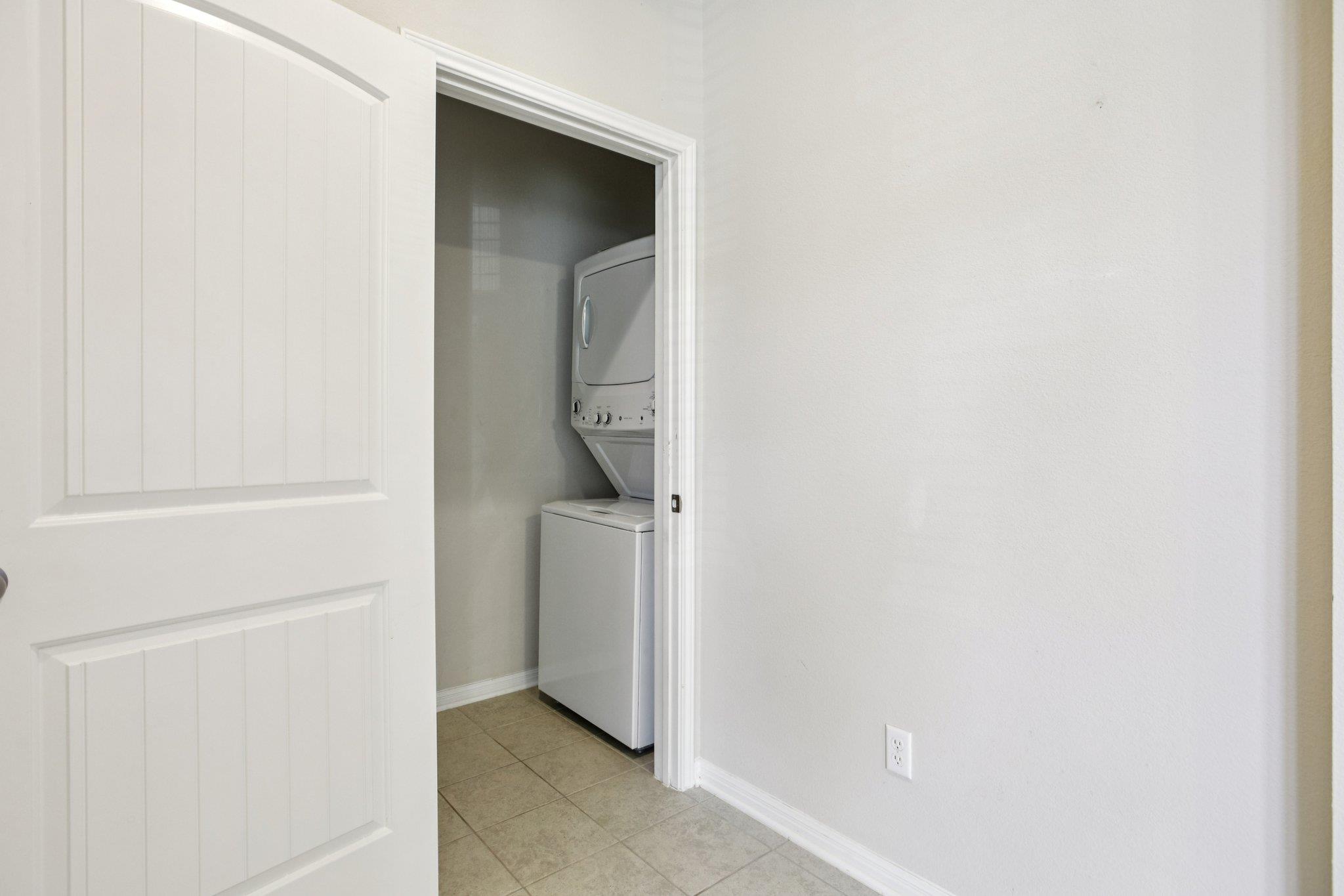 174 Friendship Oak Dr, San Marcos, TX 78666