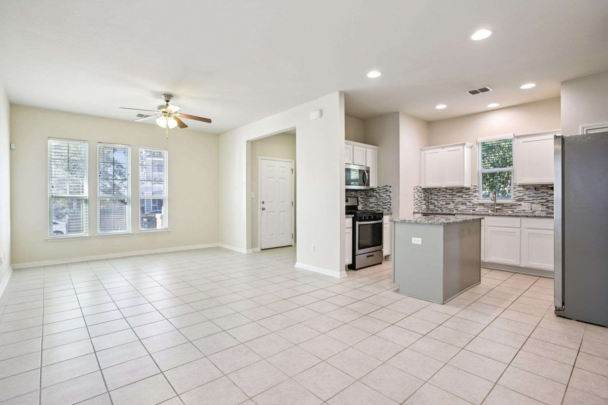 174 Friendship Oak Dr, San Marcos, TX 78666