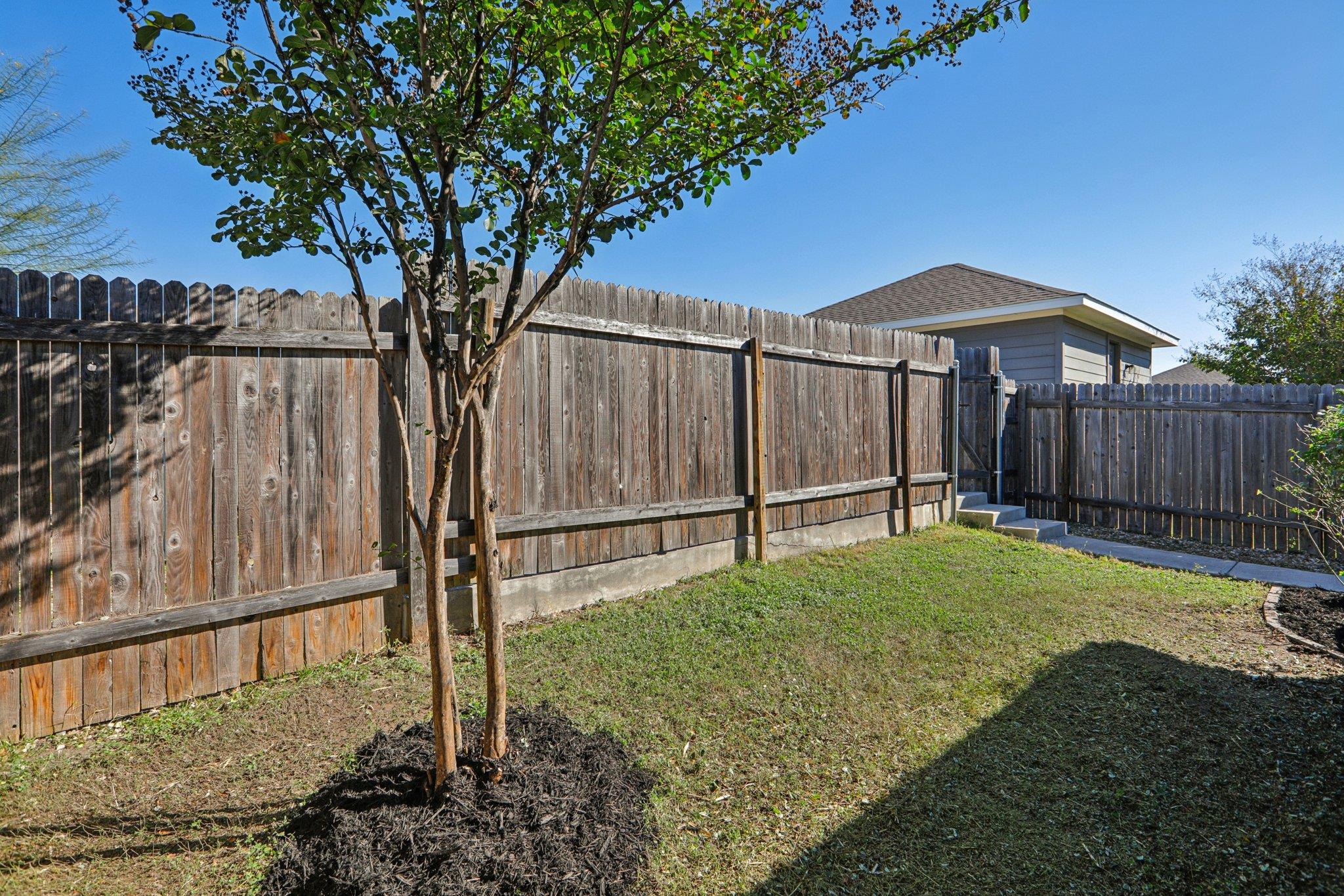 174 Friendship Oak Dr, San Marcos, TX 78666