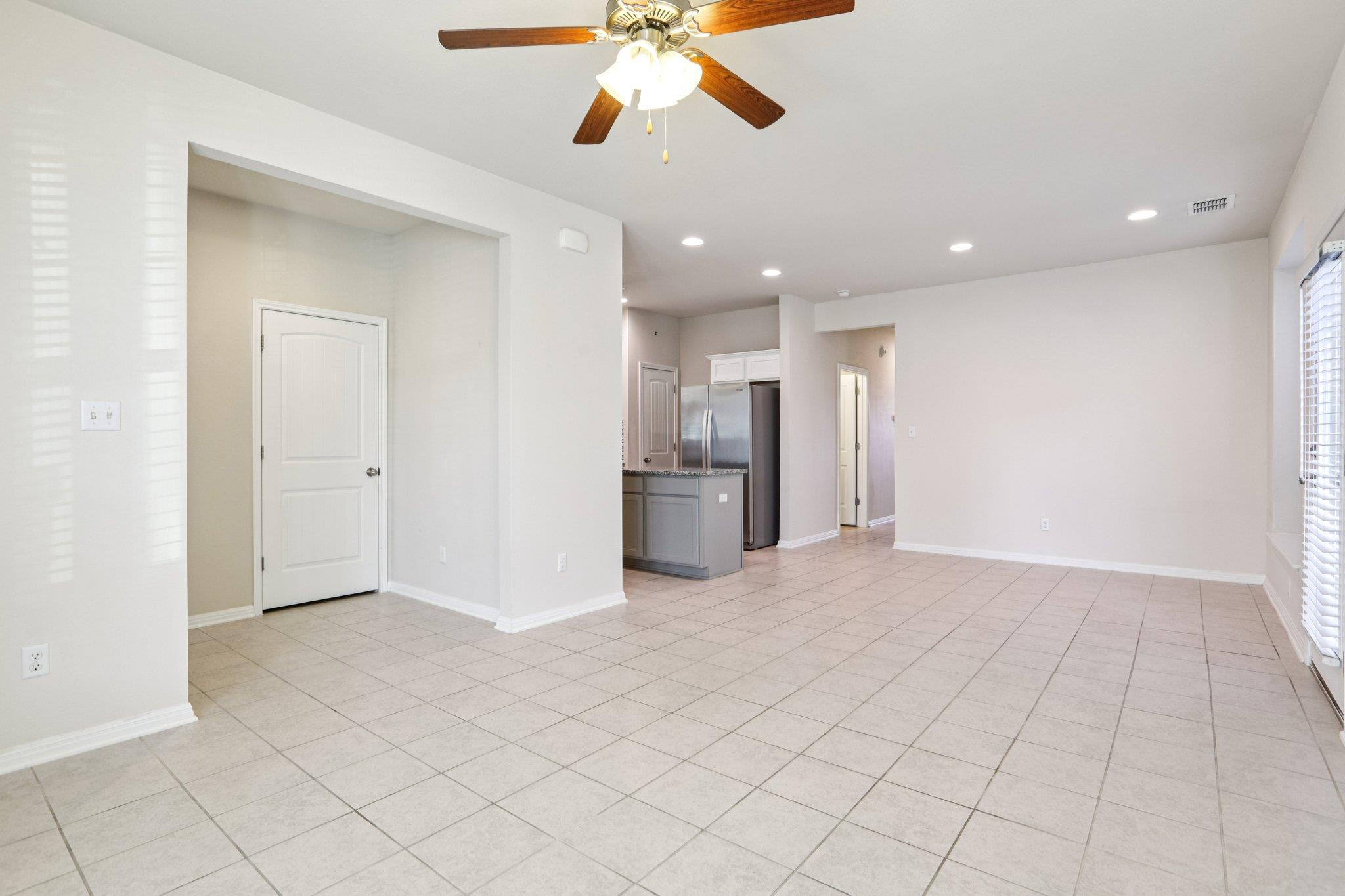 174 Friendship Oak Dr, San Marcos, TX 78666