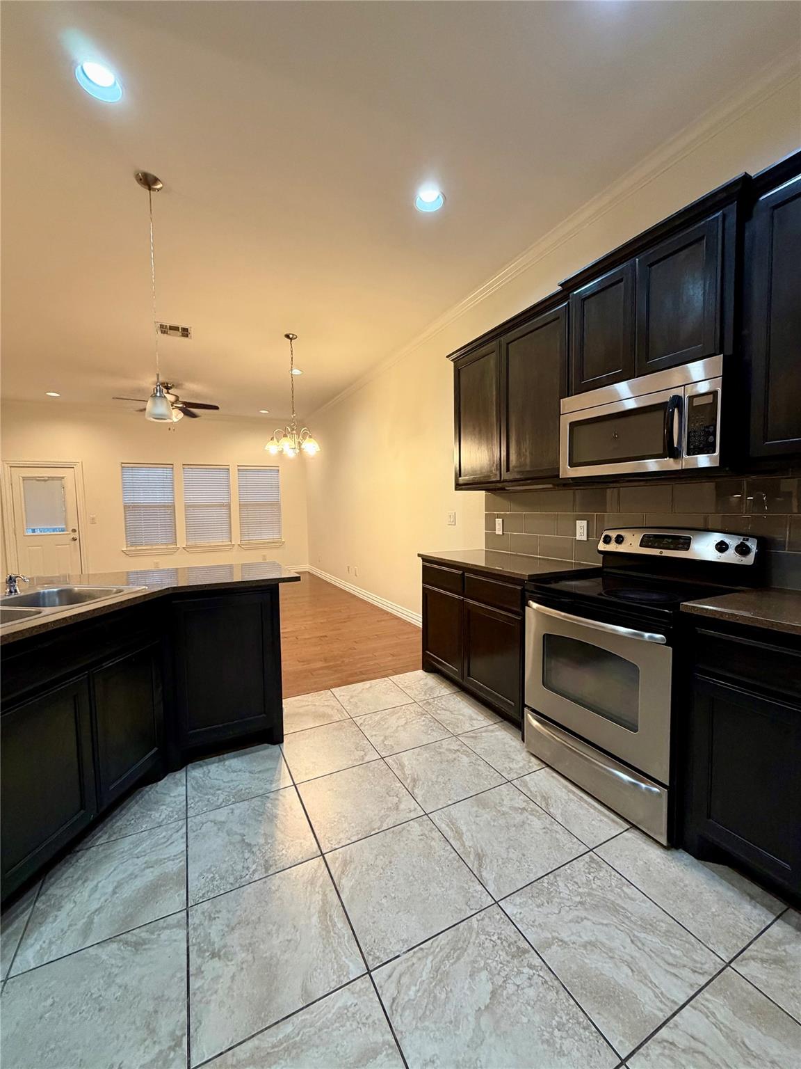 398 Mesa Dr # C, Del Valle, TX 78617