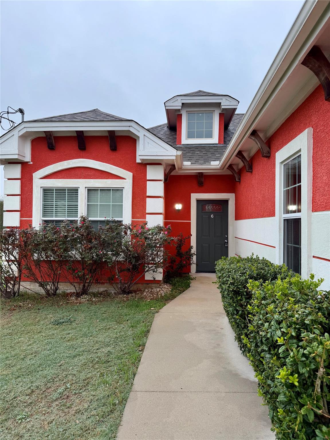 398 Mesa Dr # C, Del Valle, TX 78617