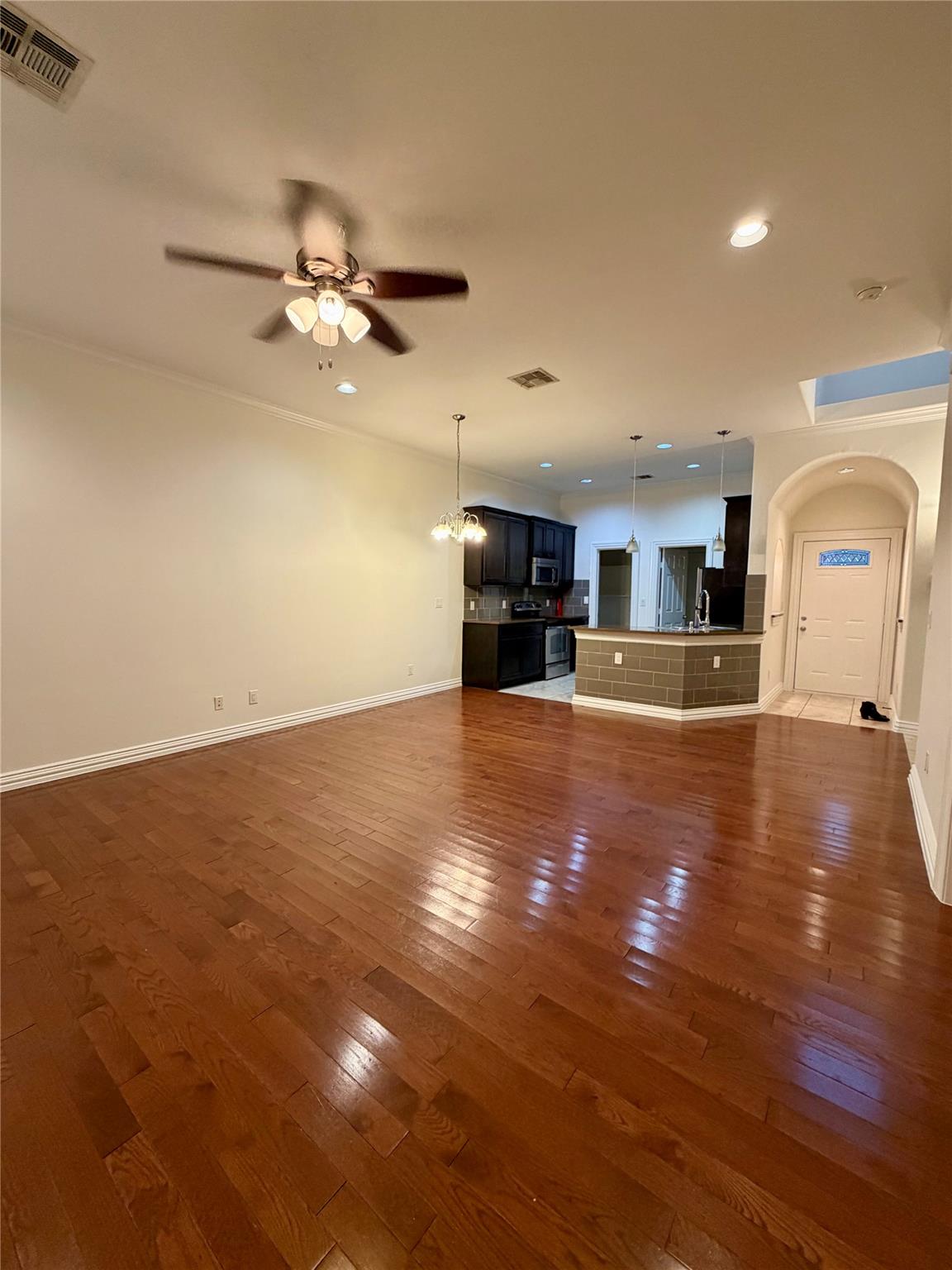 398 Mesa Dr # C, Del Valle, TX 78617