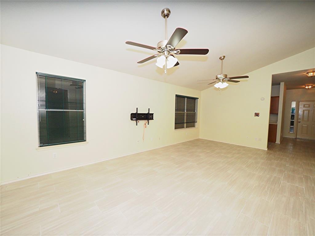 1161 Kentra Dr W, Pflugerville, TX 78660