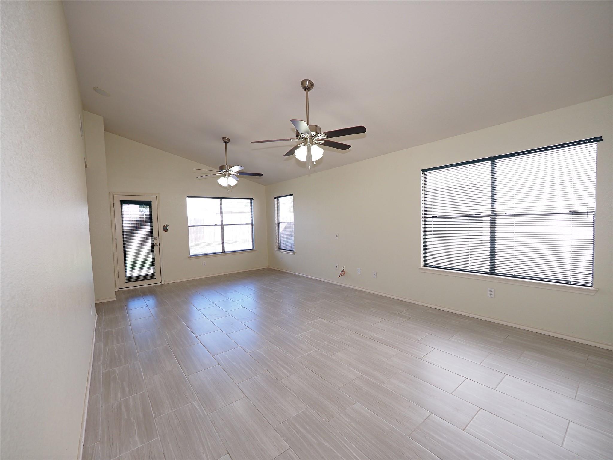 1161 Kentra Dr W, Pflugerville, TX 78660