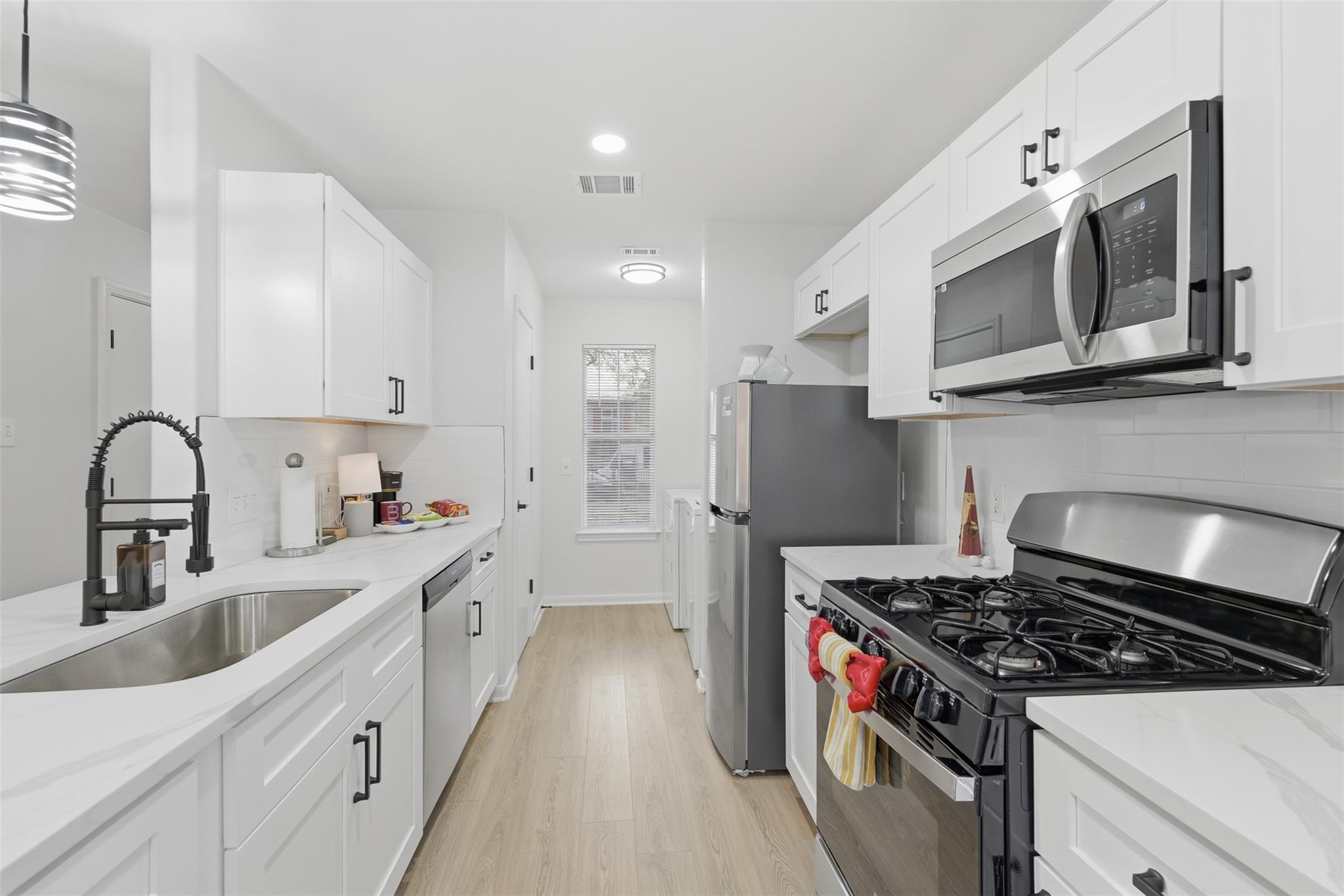 1708 E 17th St, Austin, TX 78702