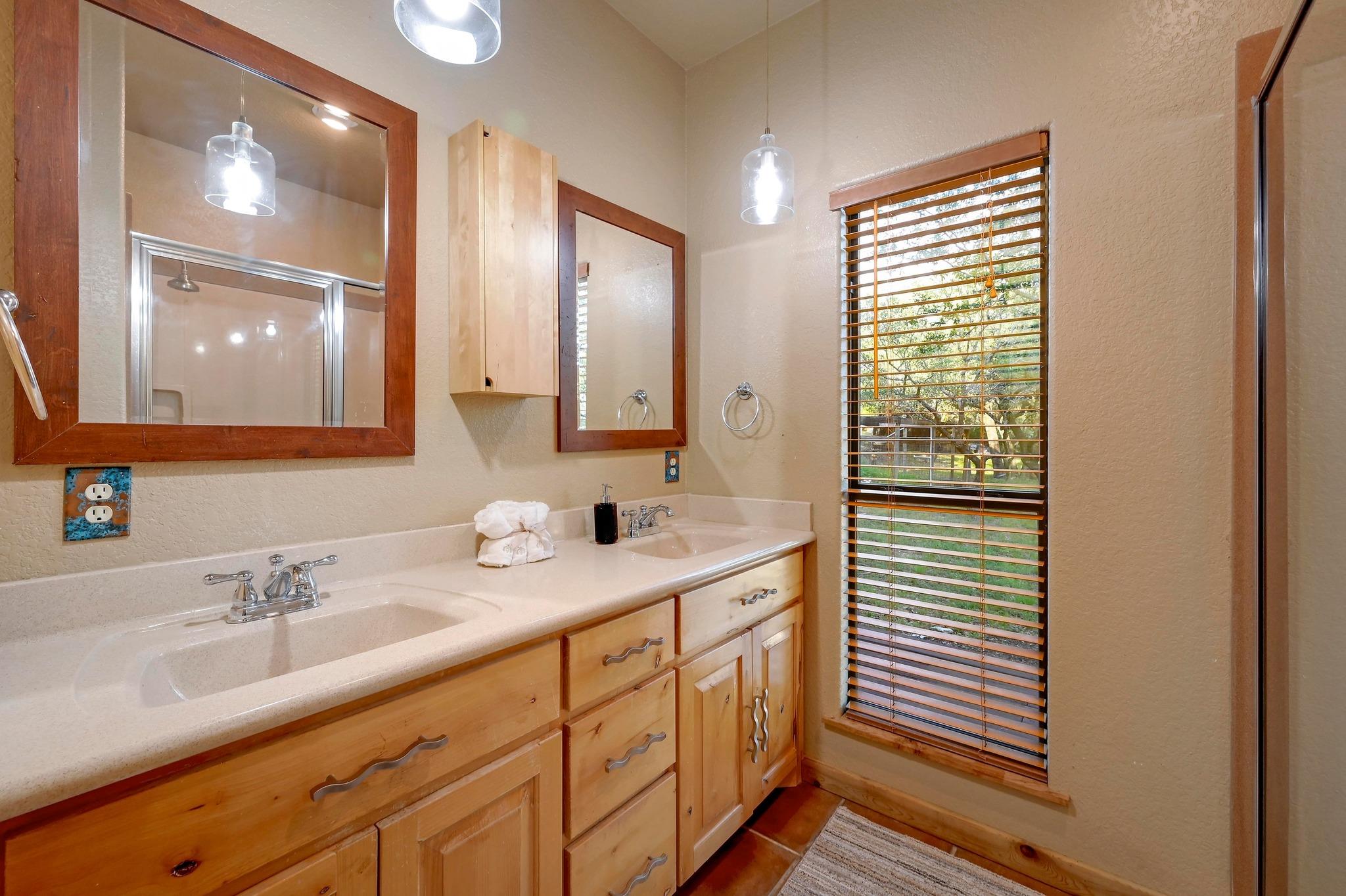 401 Madrone Canyon Dr, Dripping Springs, TX 78620