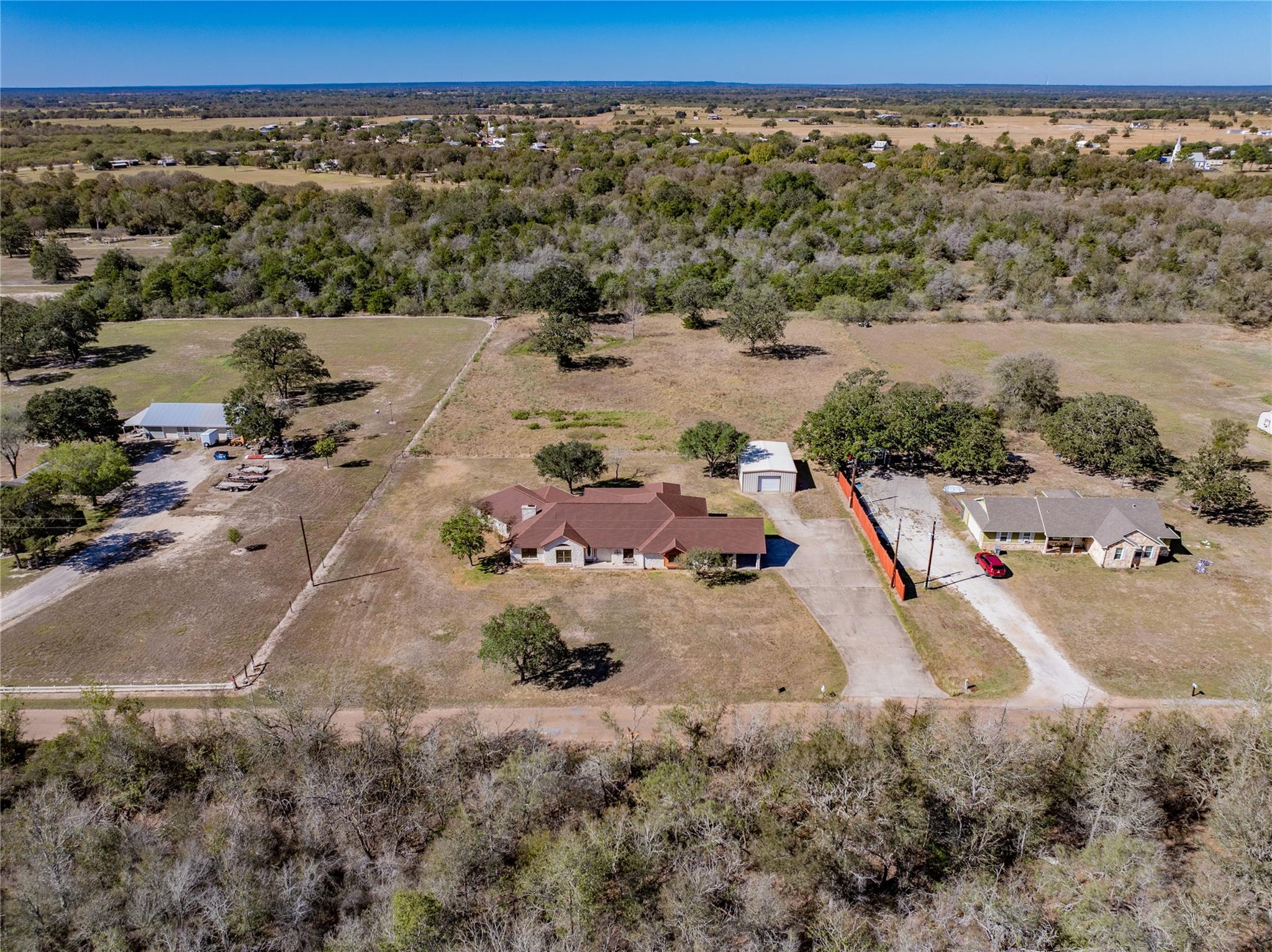 407 North Raymond Rd, La Grange, TX 78945