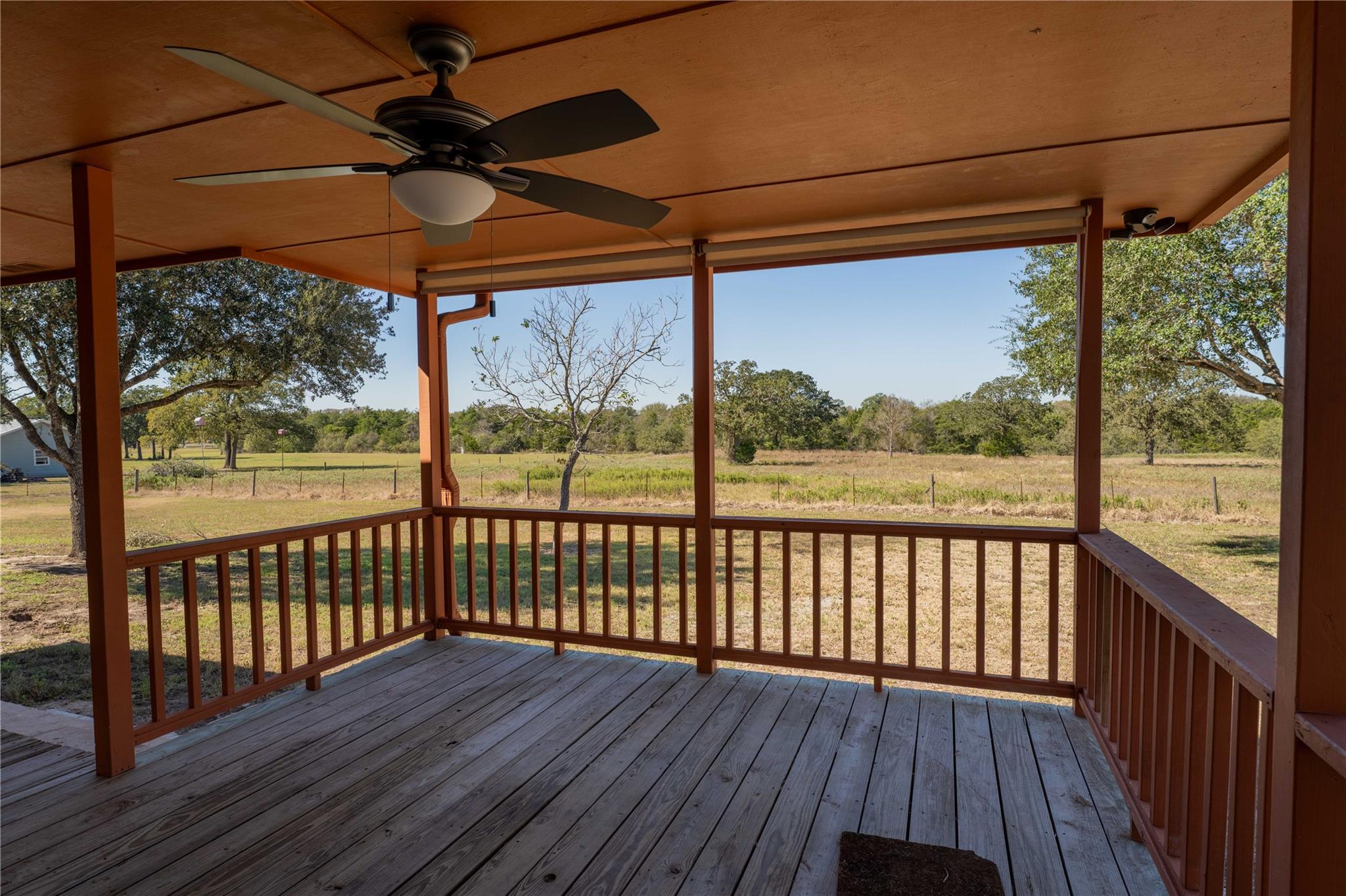 407 North Raymond Rd, La Grange, TX 78945