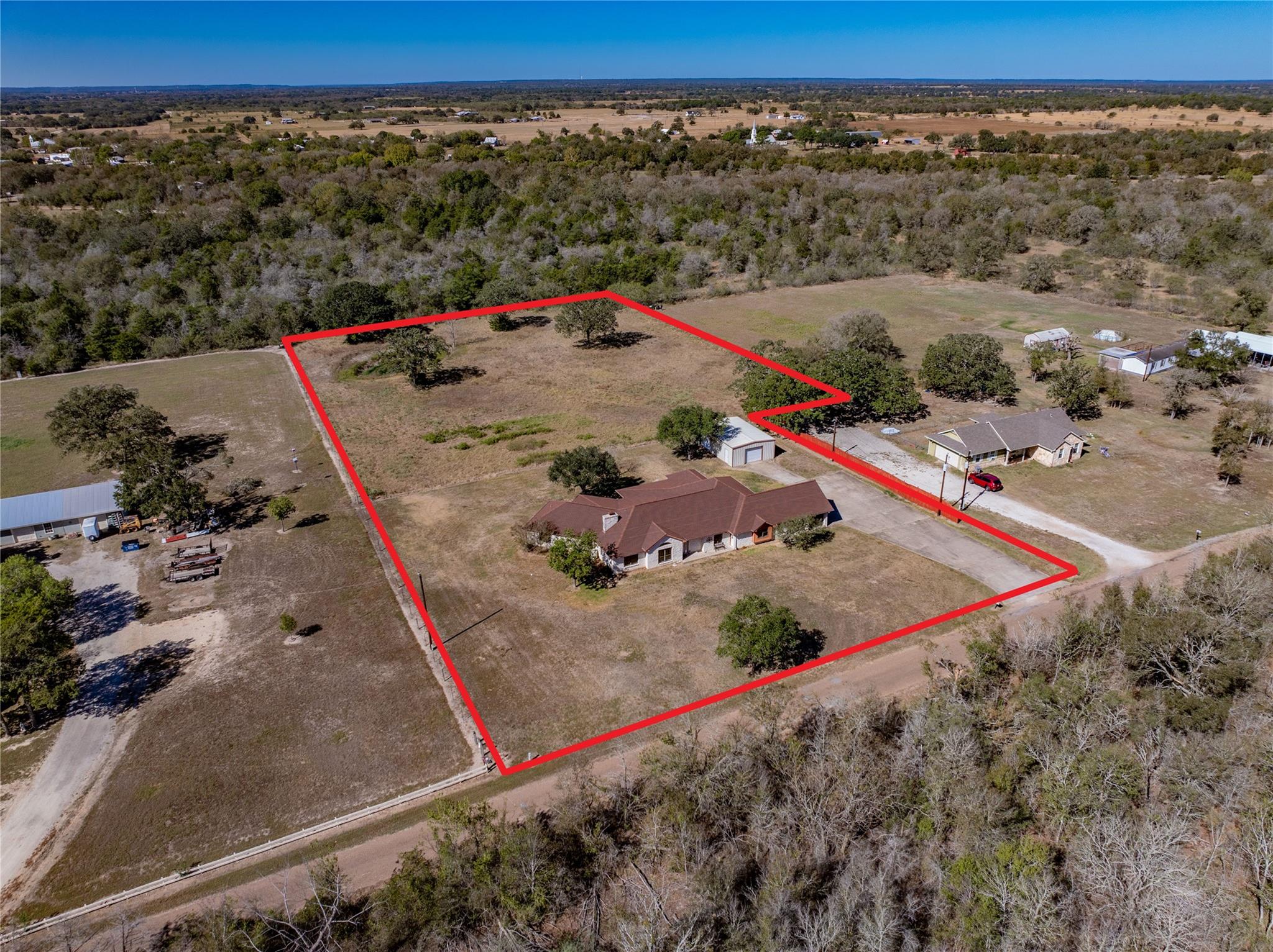 407 North Raymond Rd, La Grange, TX 78945