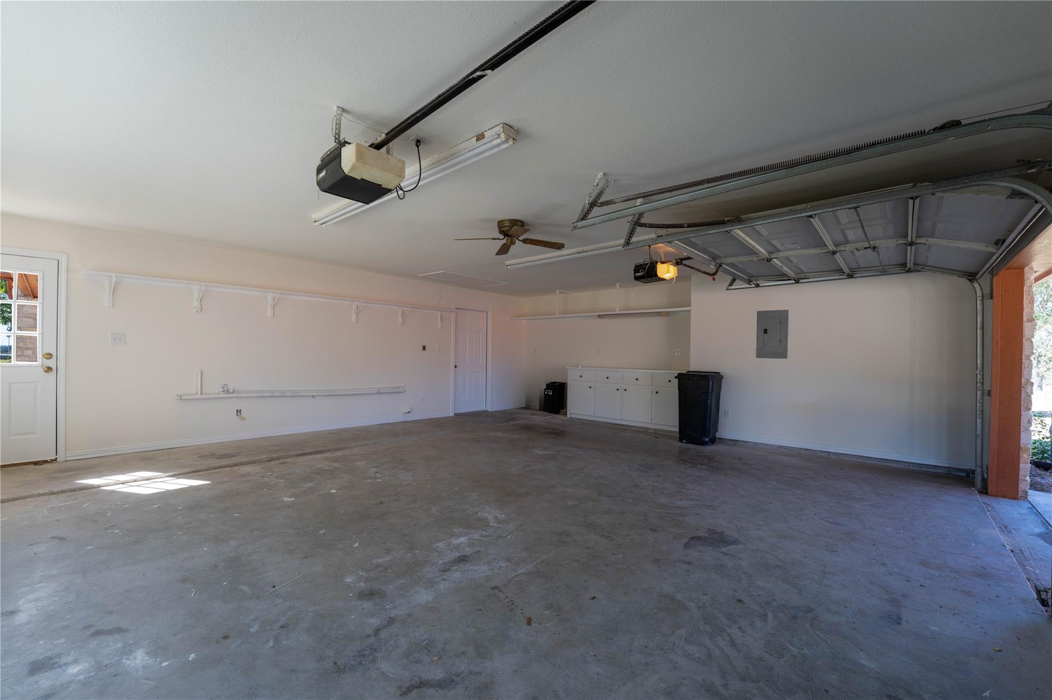 407 North Raymond Rd, La Grange, TX 78945