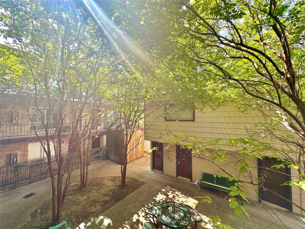 2207 Leon St # 305, Austin, TX 78705