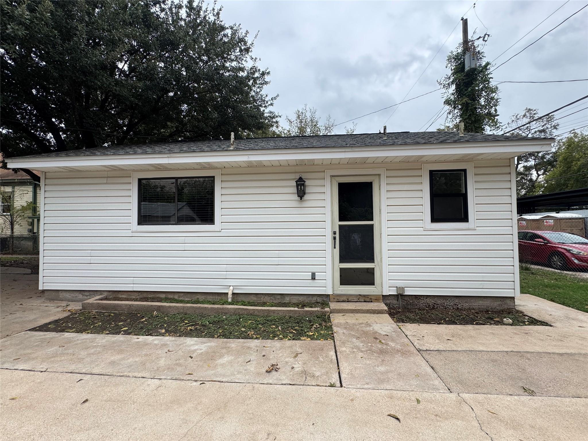 1005 Willow St # B, Austin, TX 78702