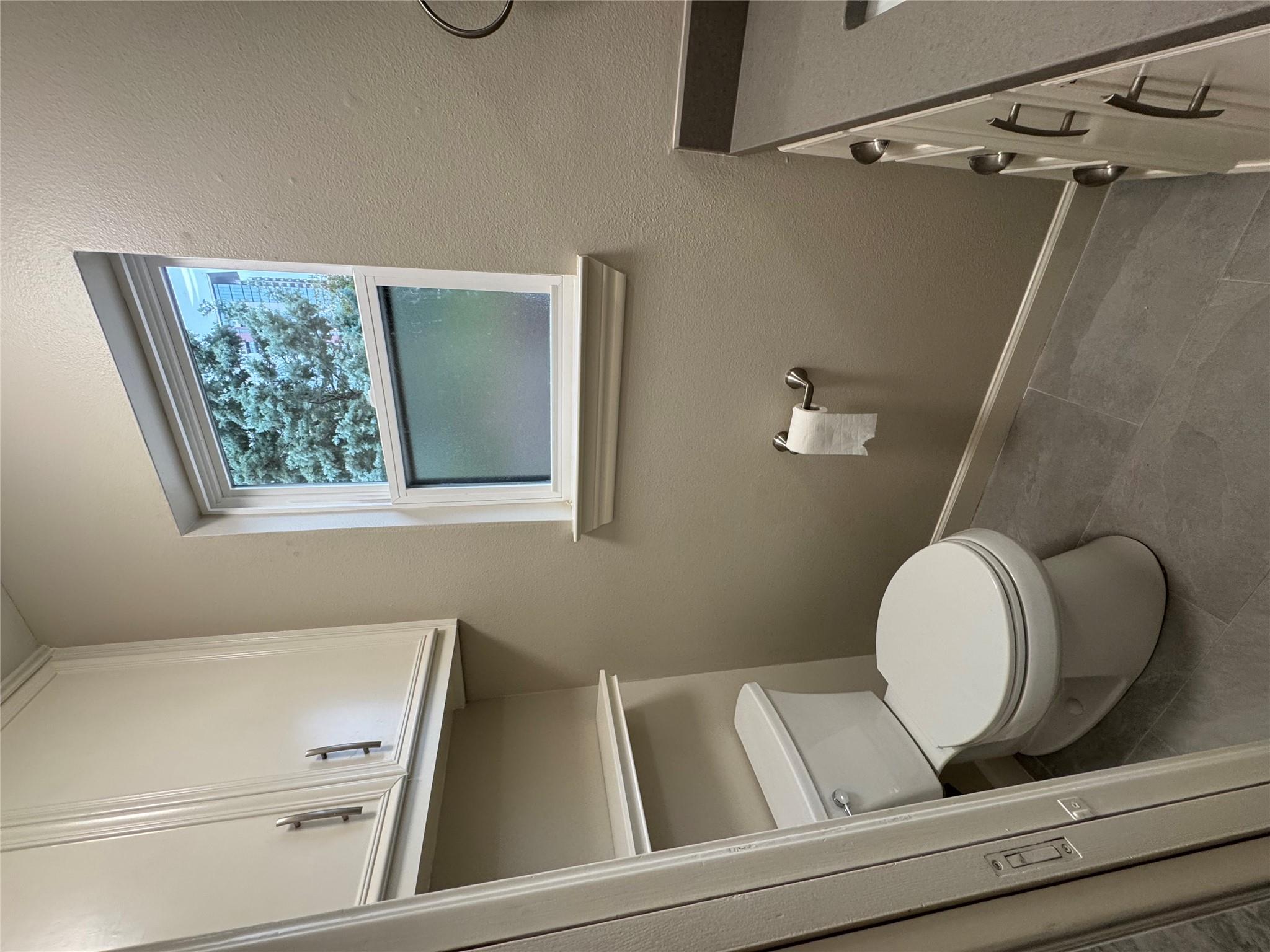 1005 Willow St # B, Austin, TX 78702