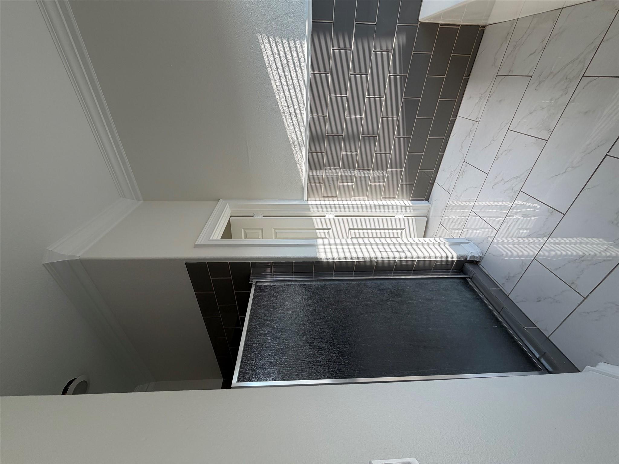 398 Mesa Dr # A, Del Valle, TX 78617