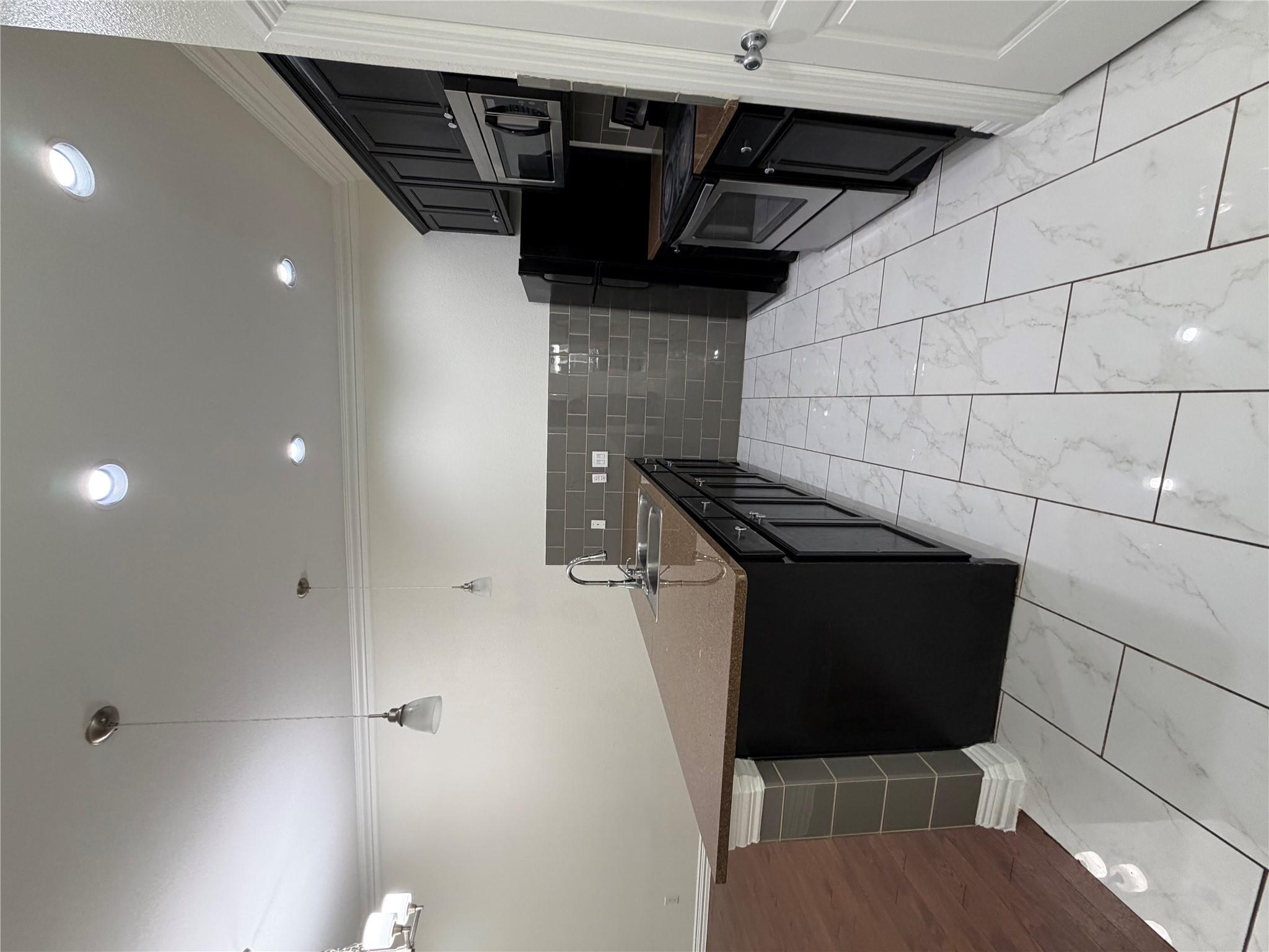 398 Mesa Dr # A, Del Valle, TX 78617