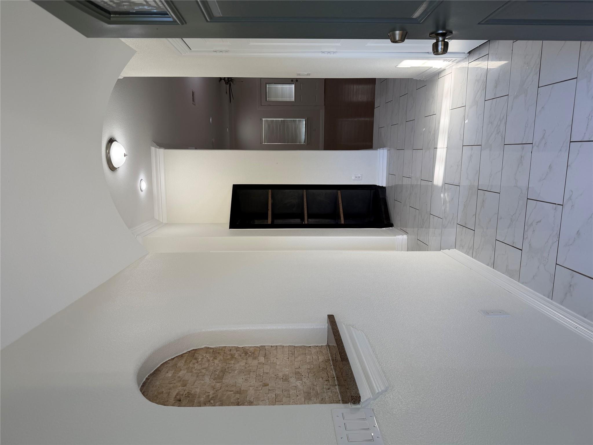 398 Mesa Dr # A, Del Valle, TX 78617