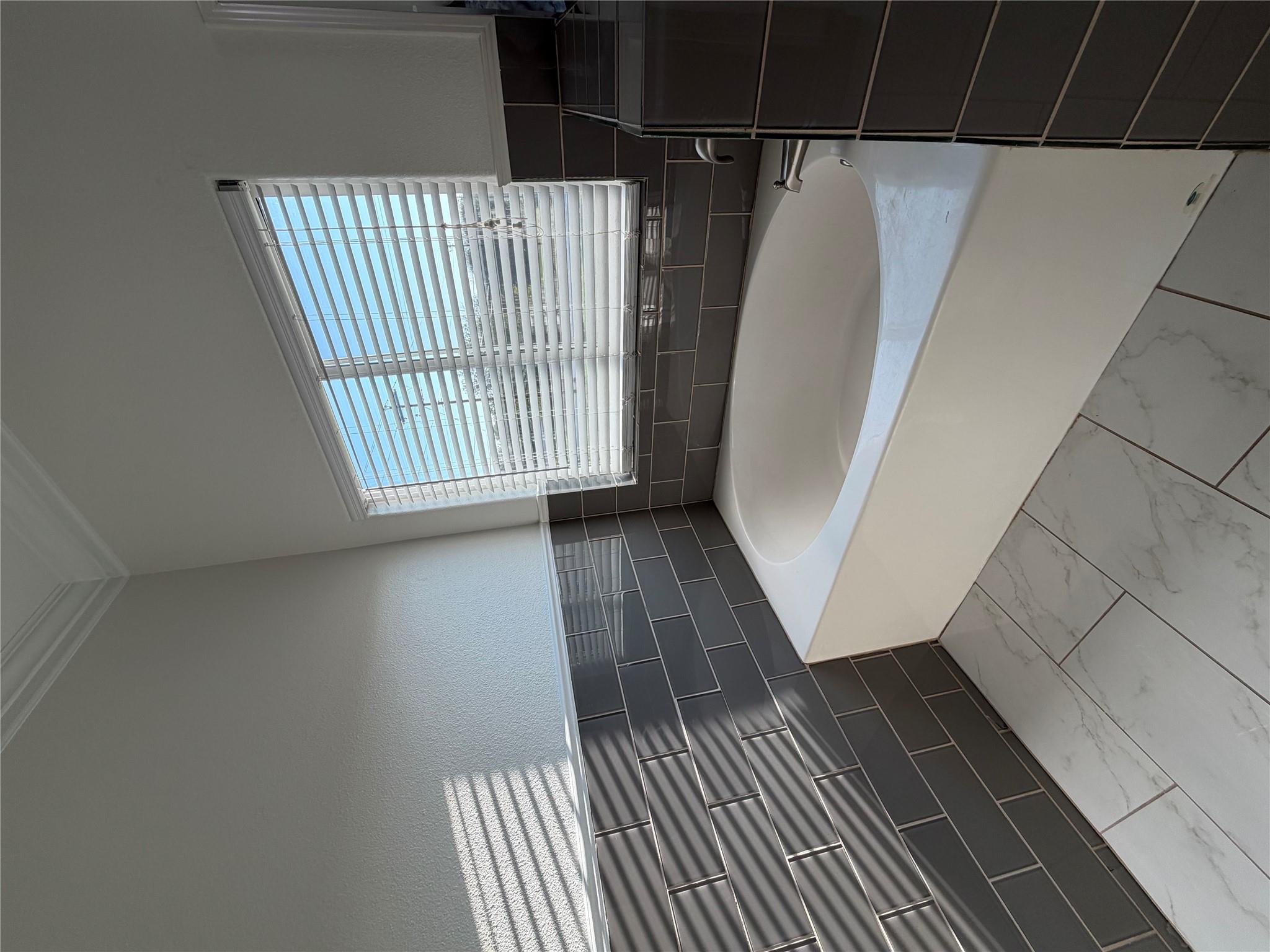 398 Mesa Dr # A, Del Valle, TX 78617