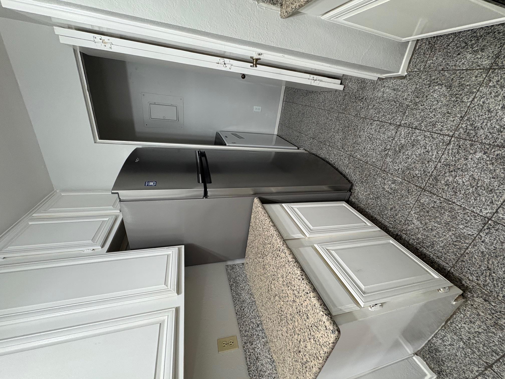 806 W 24th St # 318, Austin, TX 78705