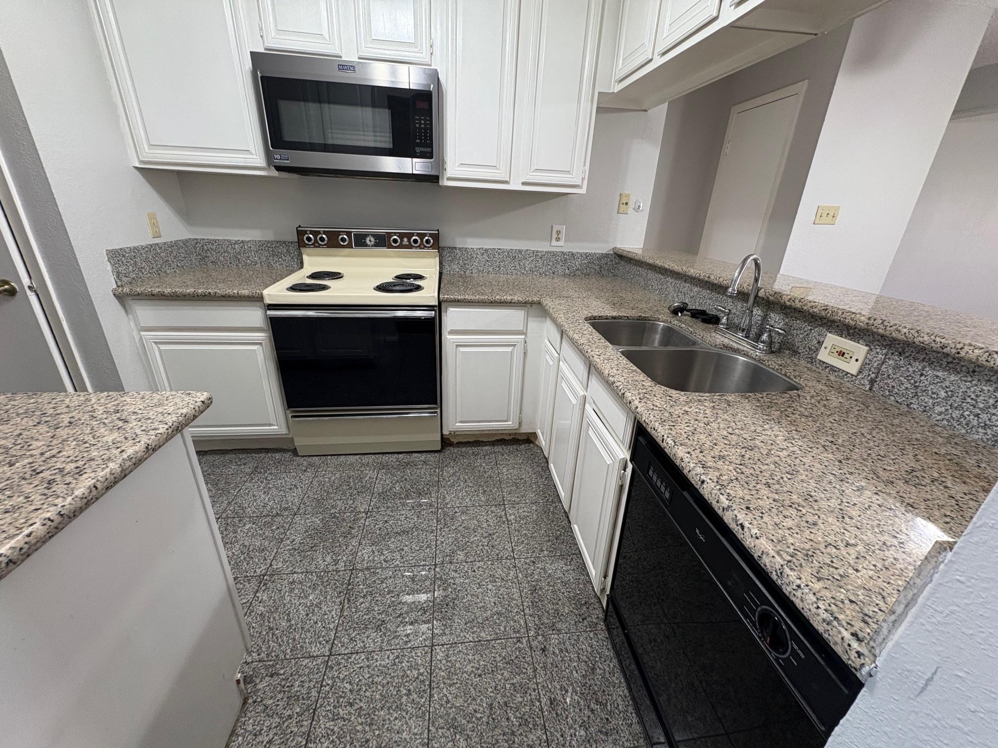 806 W 24th St # 318, Austin, TX 78705