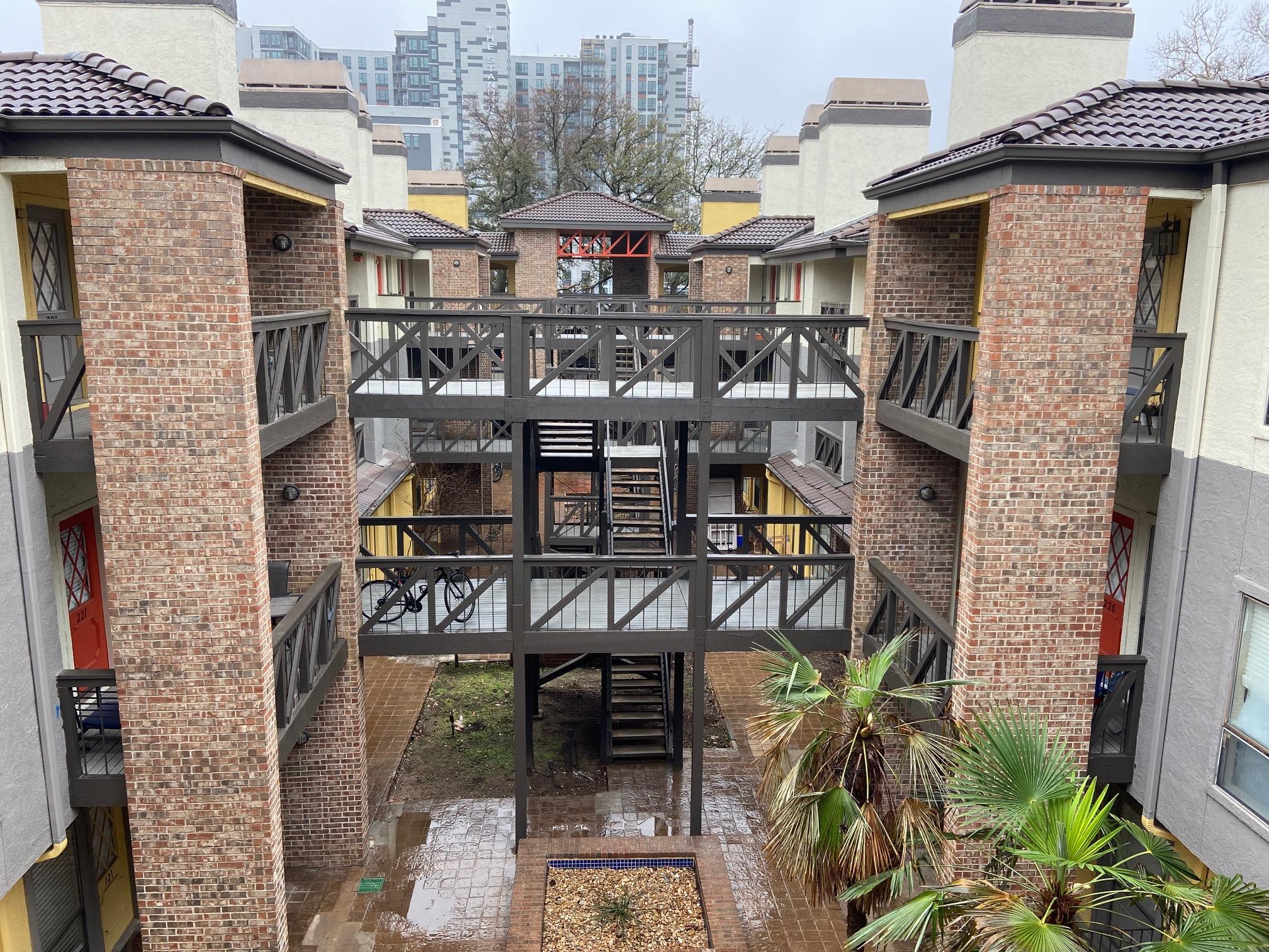 806 W 24th St # 318, Austin, TX 78705