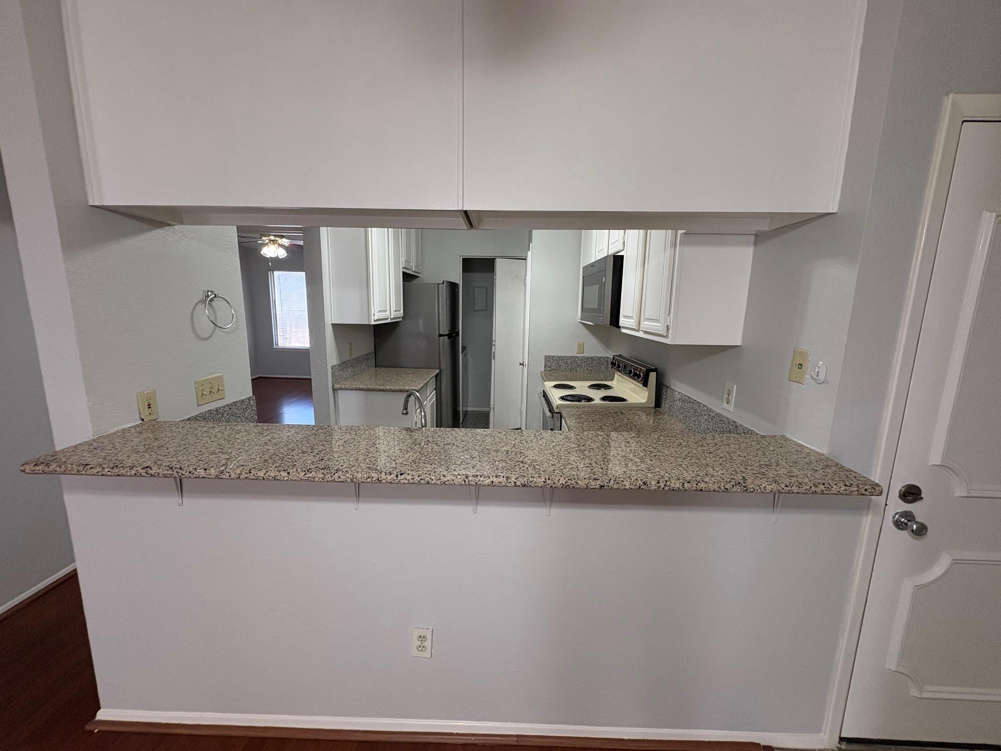 806 W 24th St # 318, Austin, TX 78705