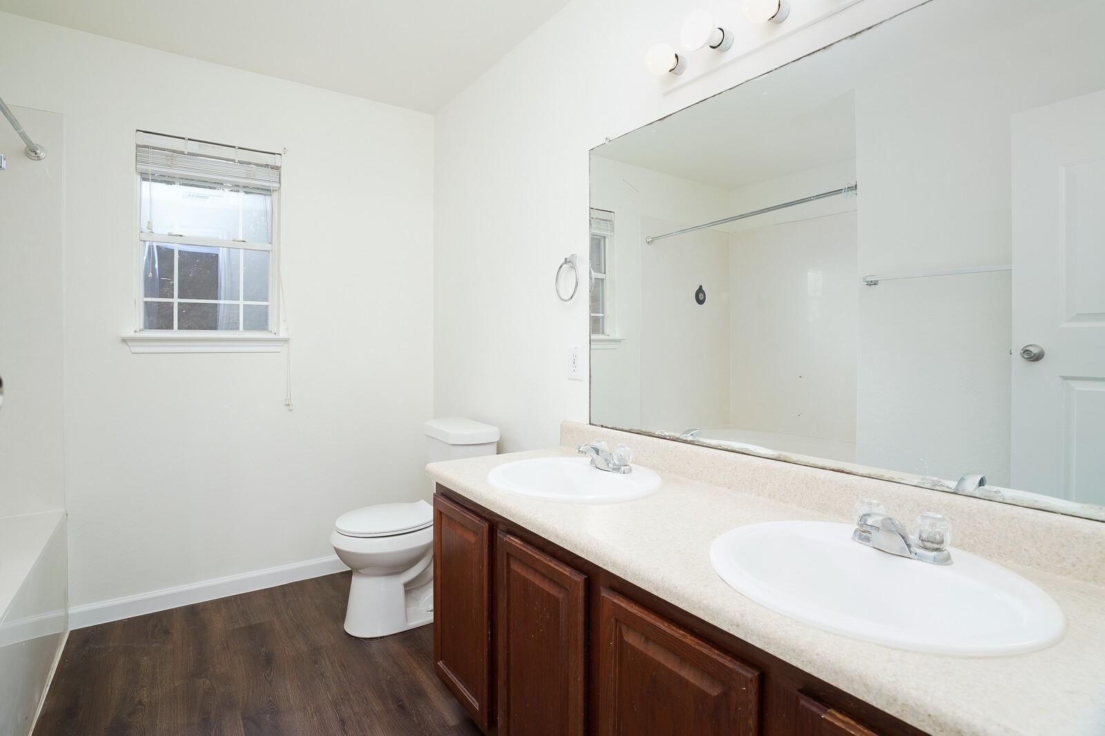 140 Opal Lake Dr, Kyle, TX 78640