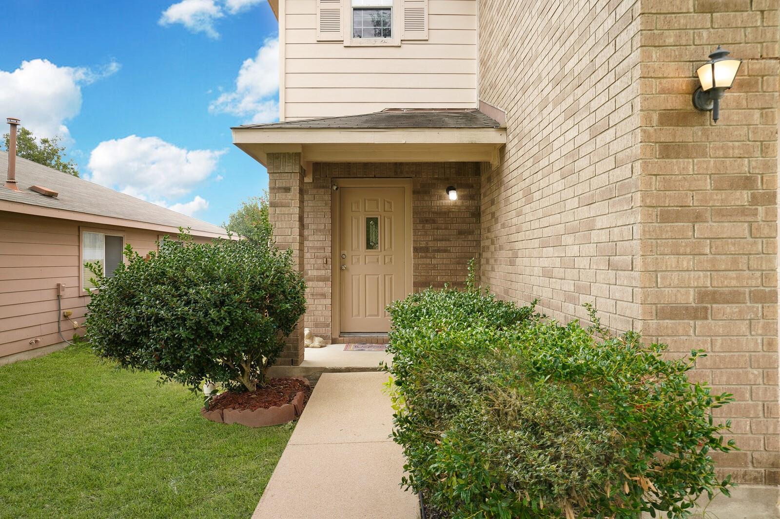 140 Opal Lake Dr, Kyle, TX 78640