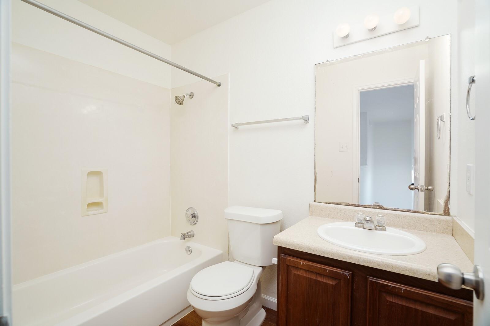 140 Opal Lake Dr, Kyle, TX 78640