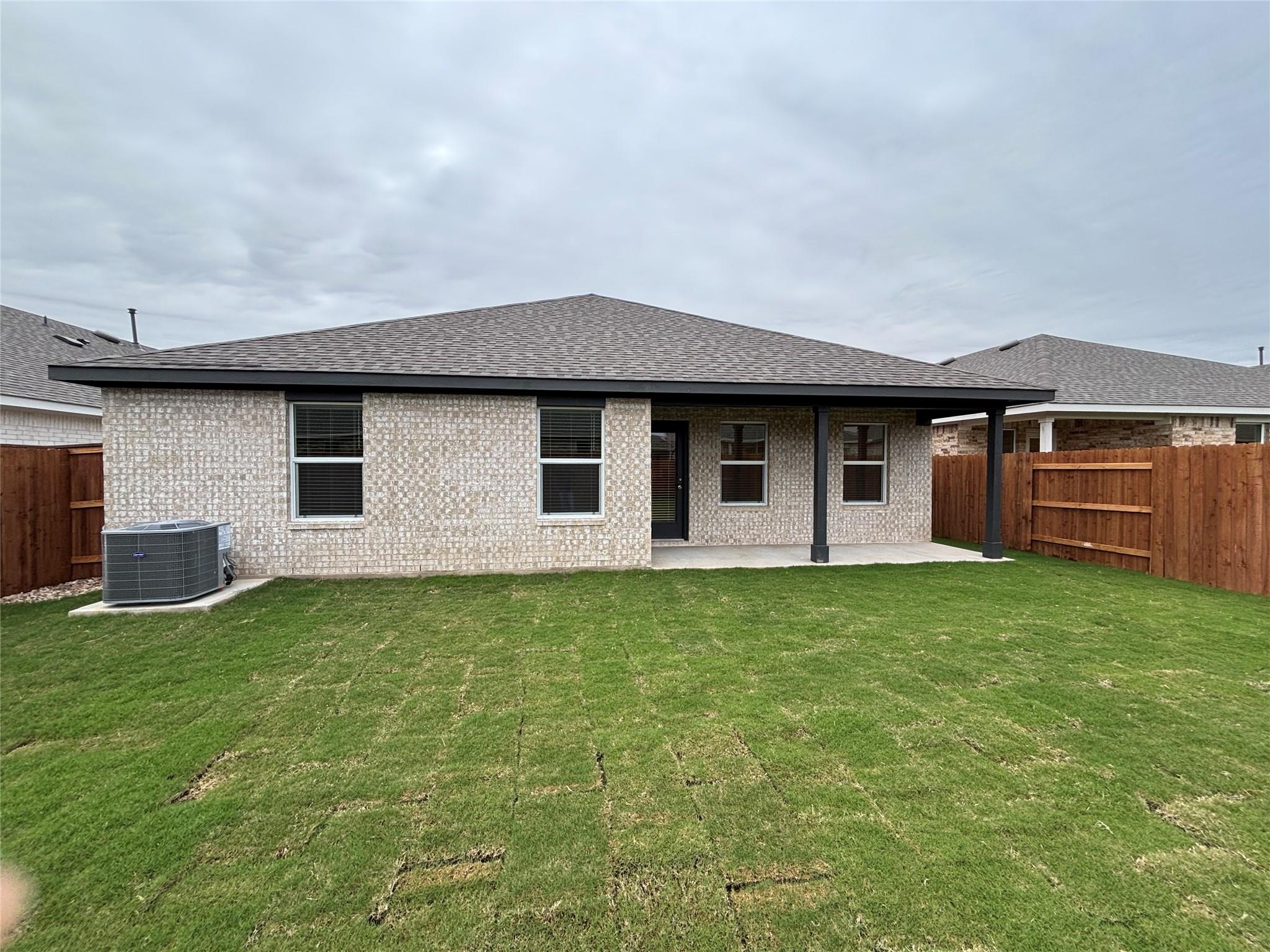 1824 Marlin Spike Dr, Leander, TX 78641