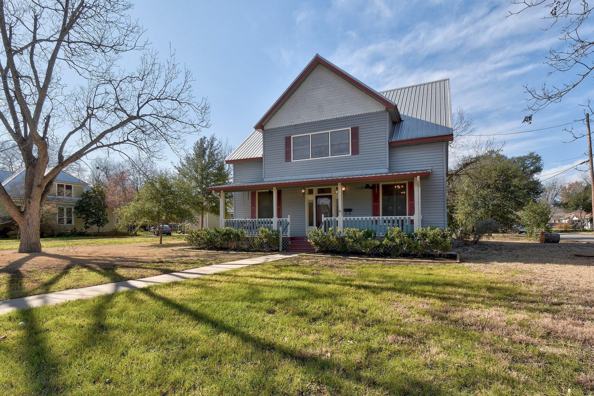 205 S Rio Grande St, Lockhart, TX 78644