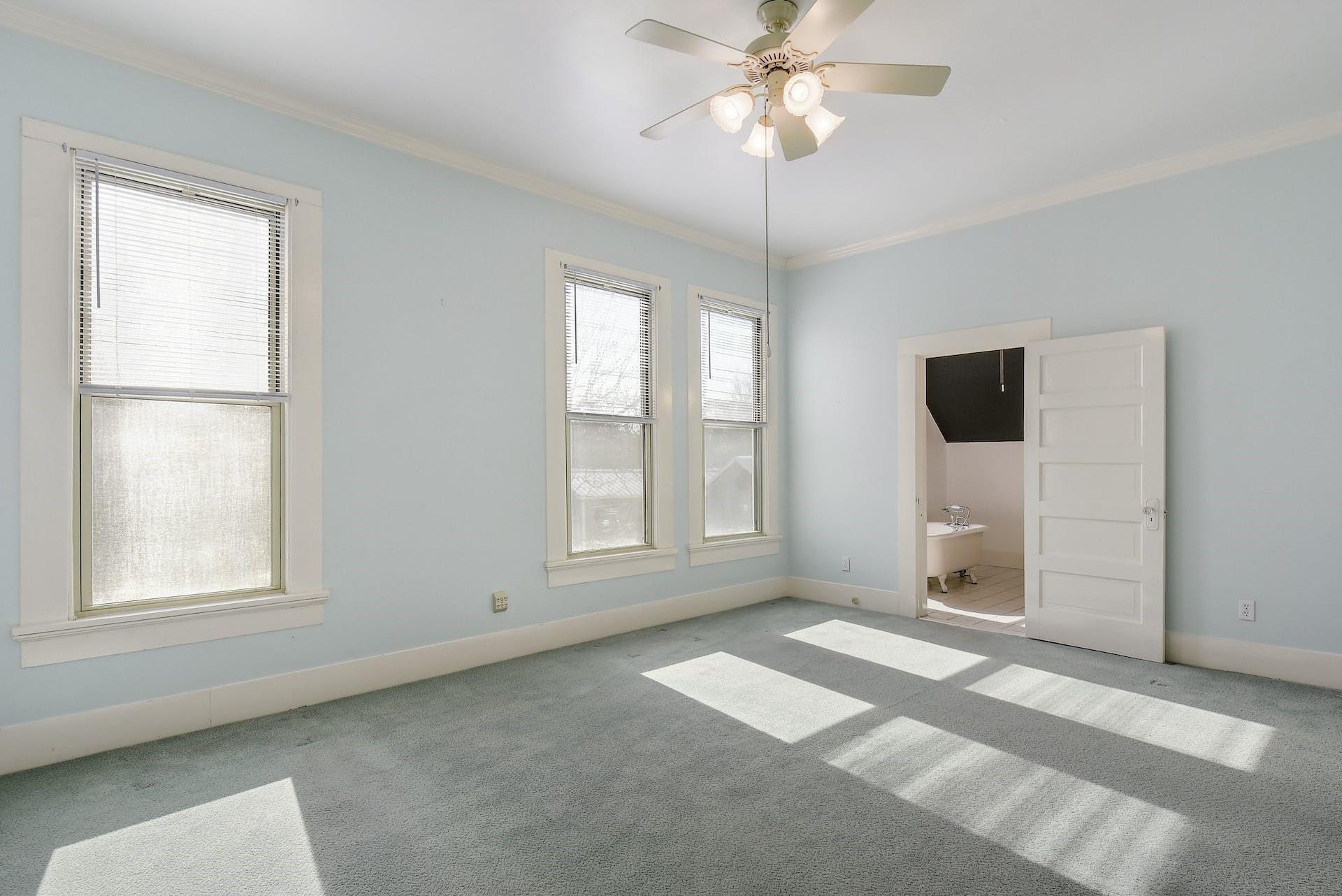 205 S Rio Grande St, Lockhart, TX 78644