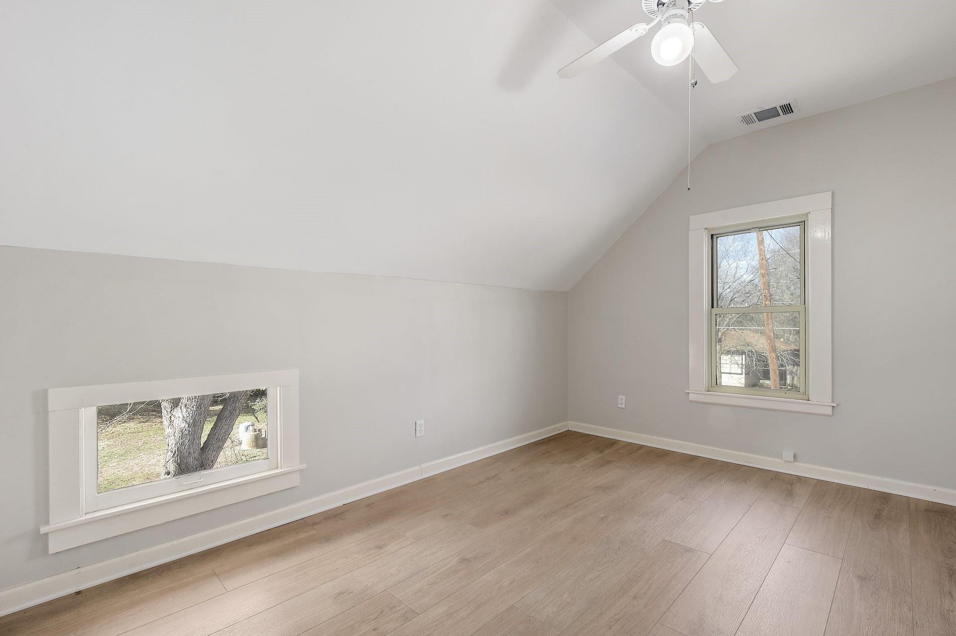 205 S Rio Grande St, Lockhart, TX 78644