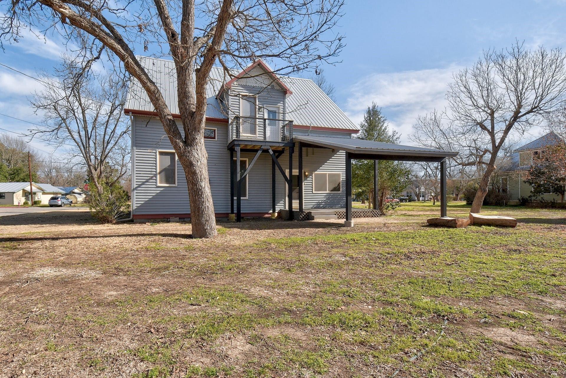 205 S Rio Grande St, Lockhart, TX 78644