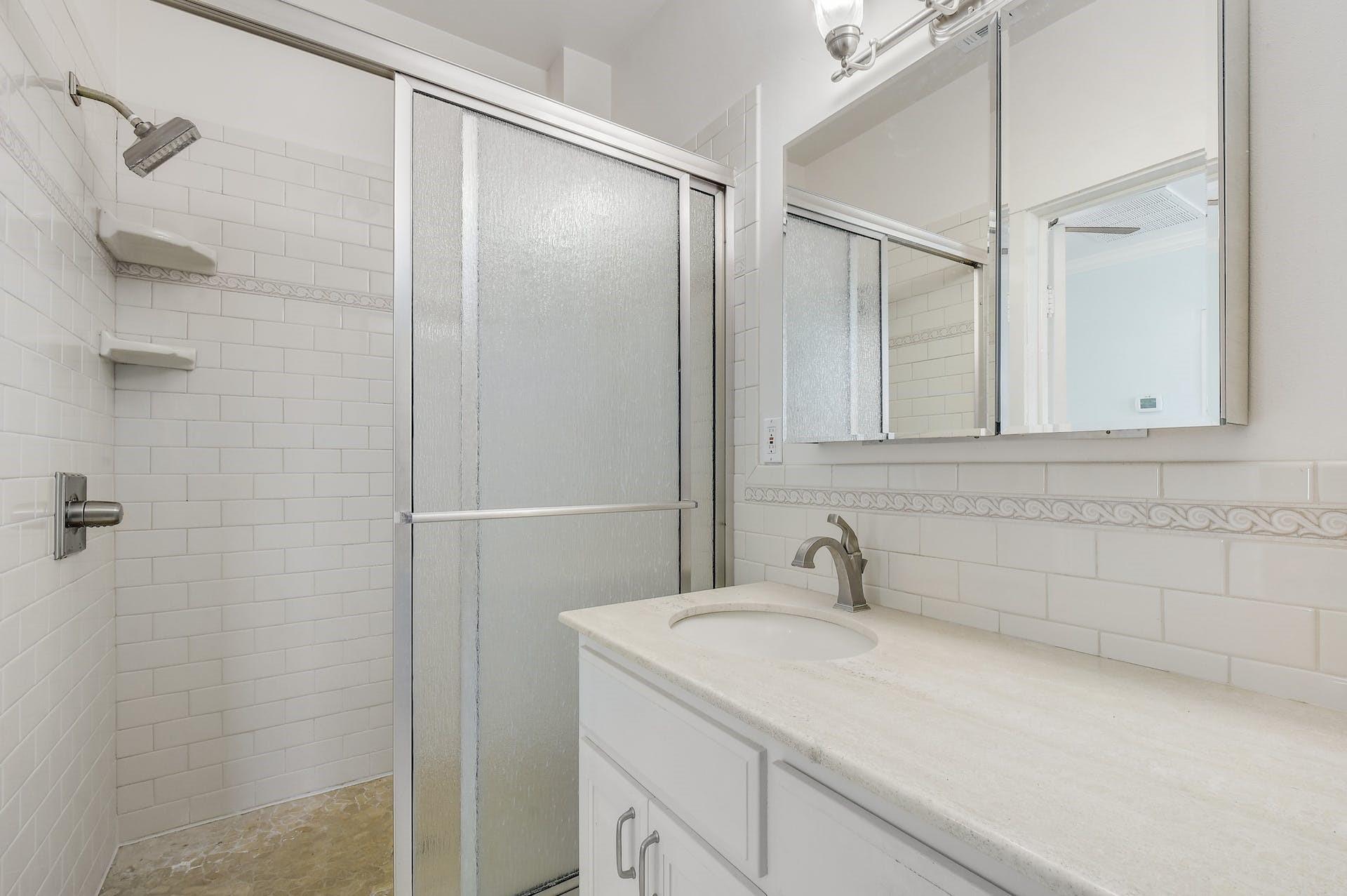 205 S Rio Grande St, Lockhart, TX 78644