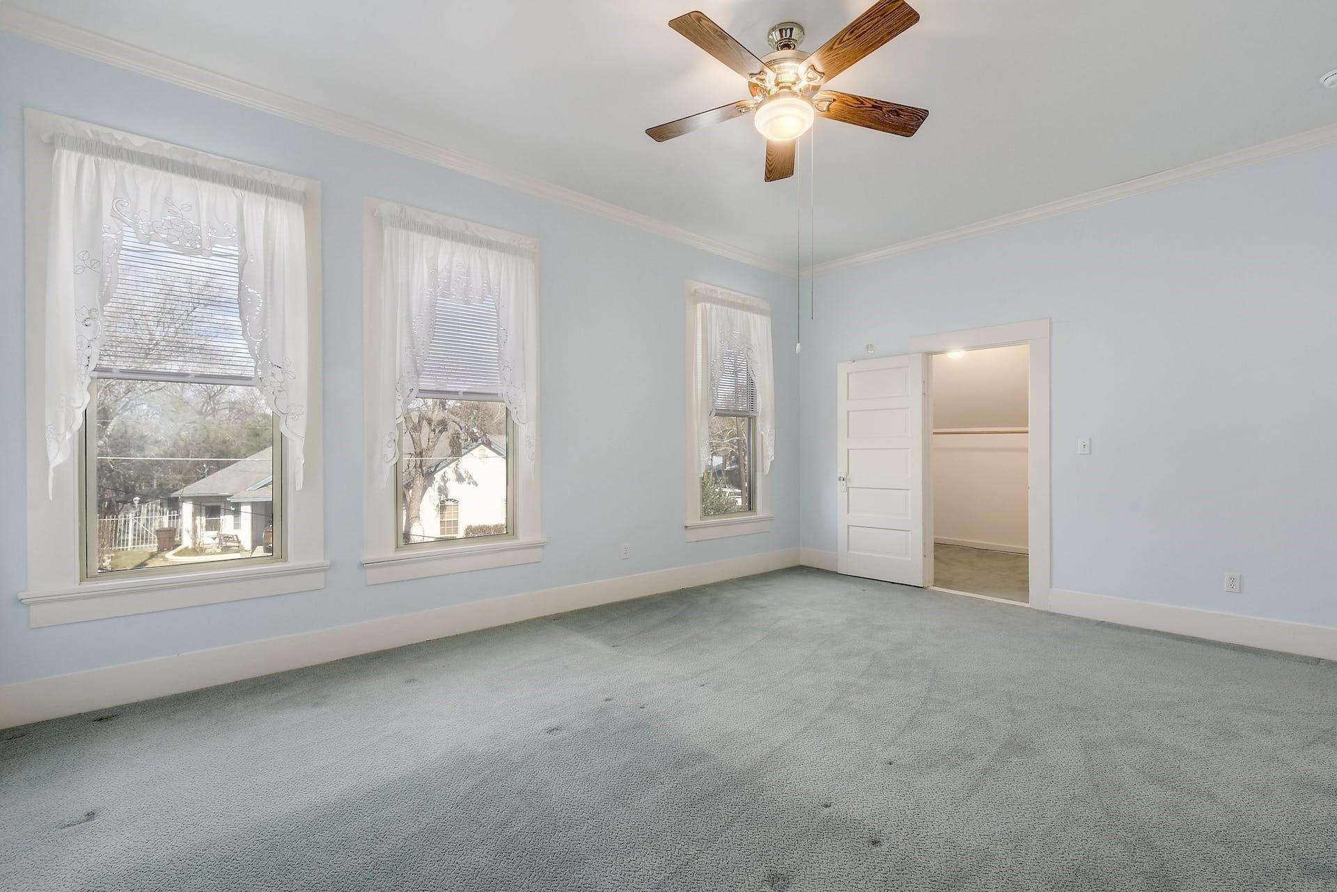 205 S Rio Grande St, Lockhart, TX 78644