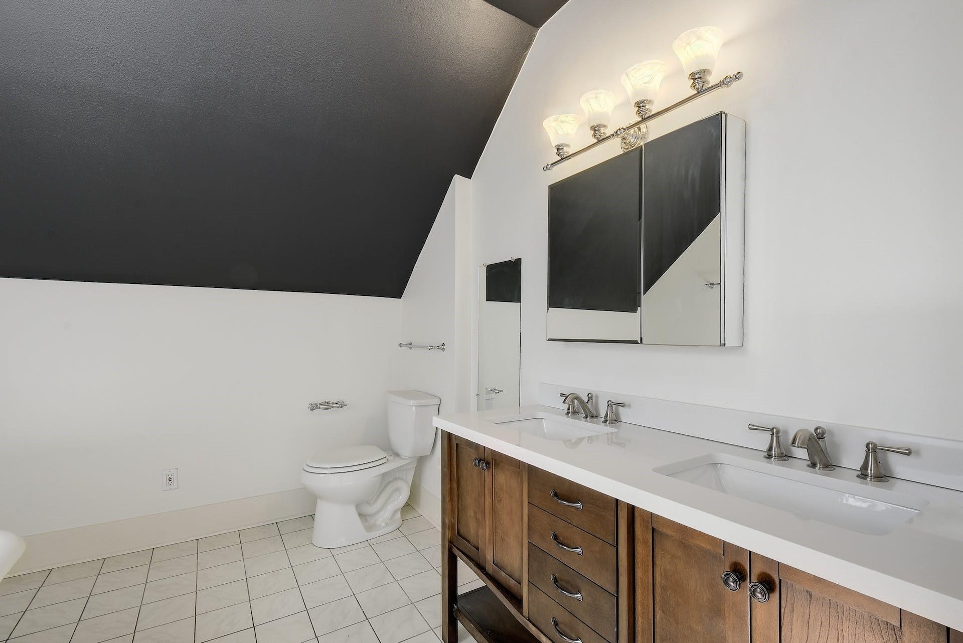 205 S Rio Grande St, Lockhart, TX 78644